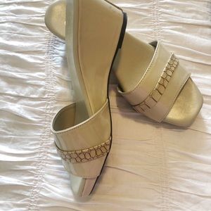 Vintage beige croc embossed mules